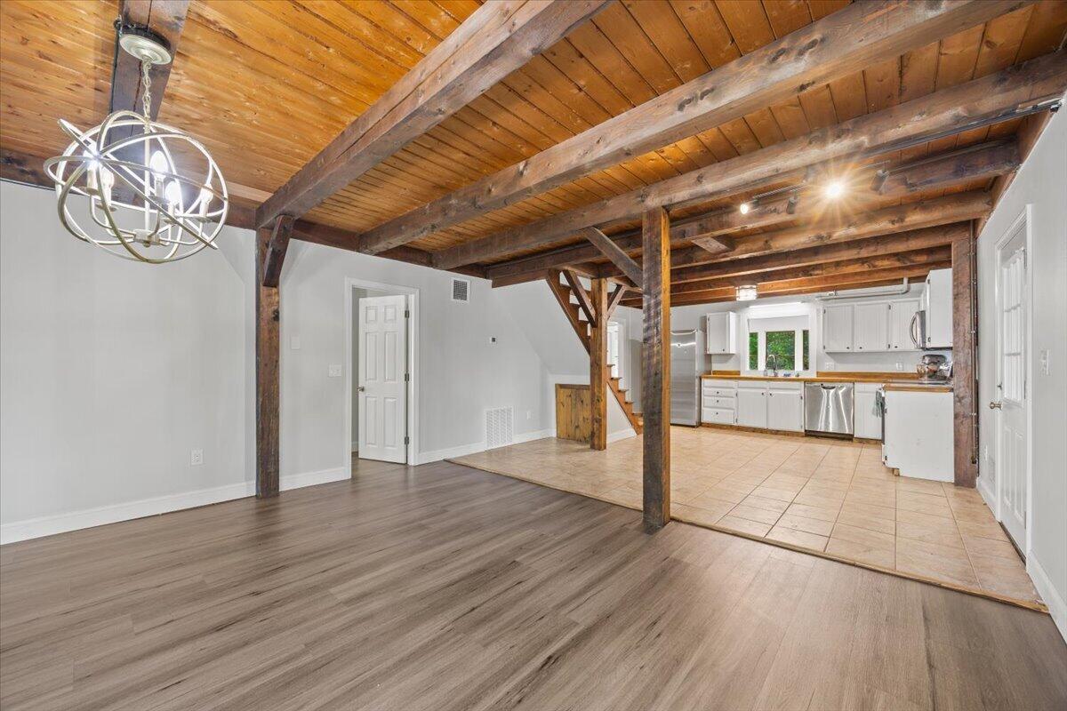 377 River Road Property Photo 16