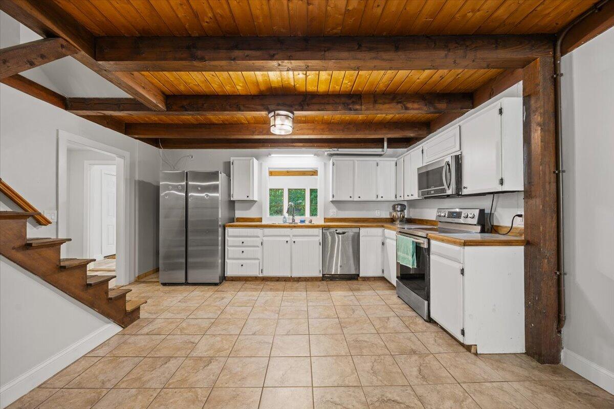 377 River Road Property Photo 17