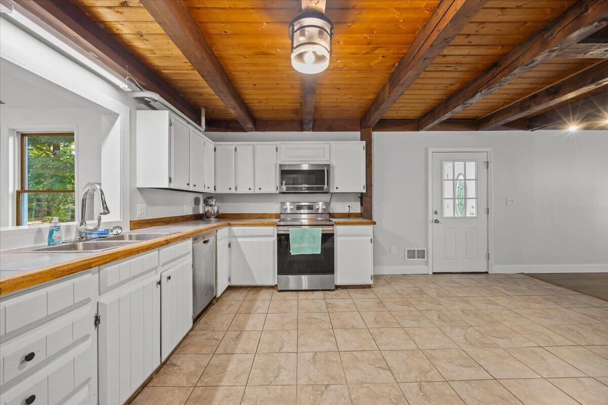 377 River Road Property Photo 21