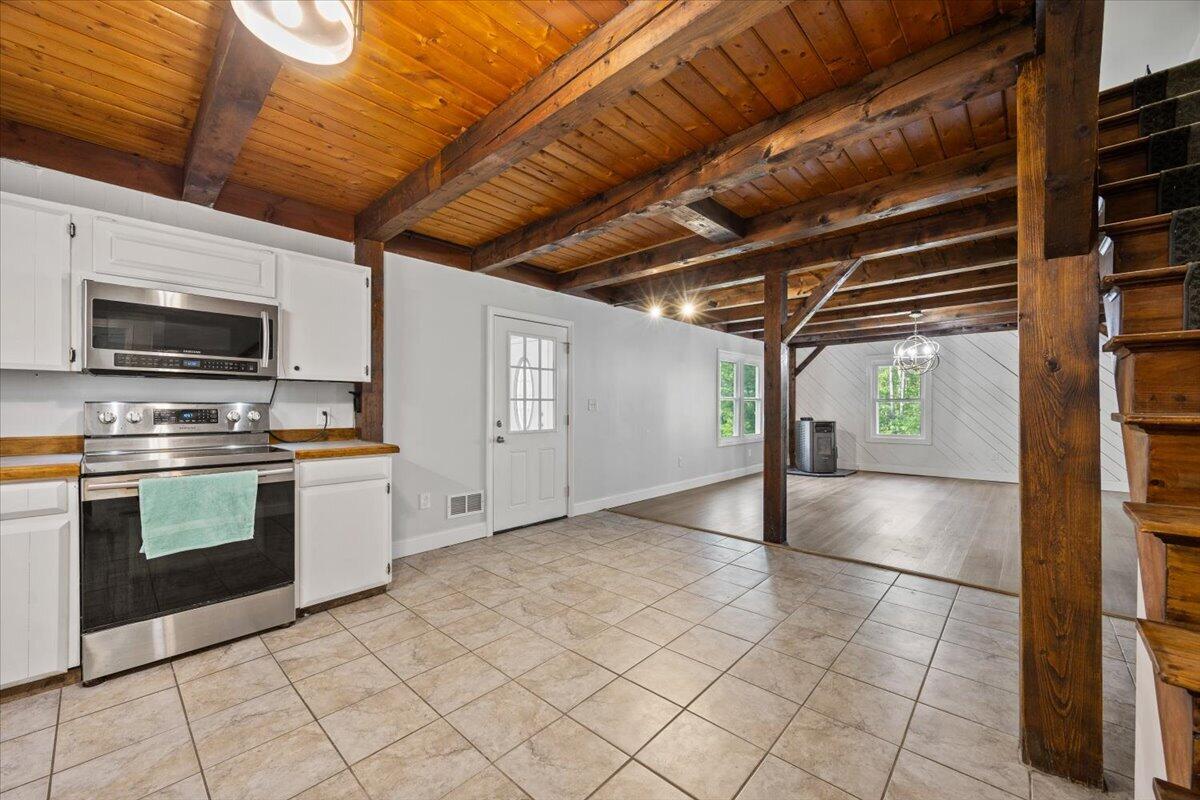 377 River Road Property Photo 22