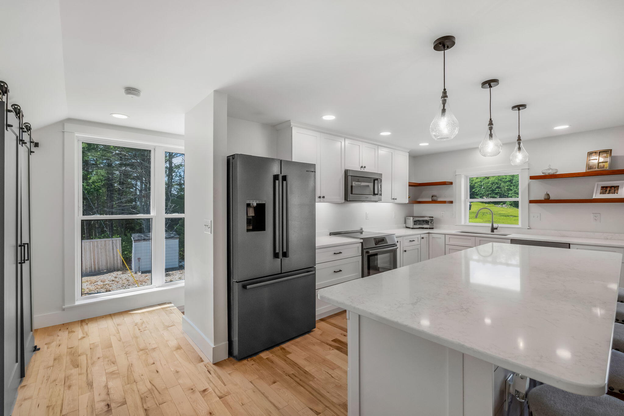 100 Easy Street Property Photo 7