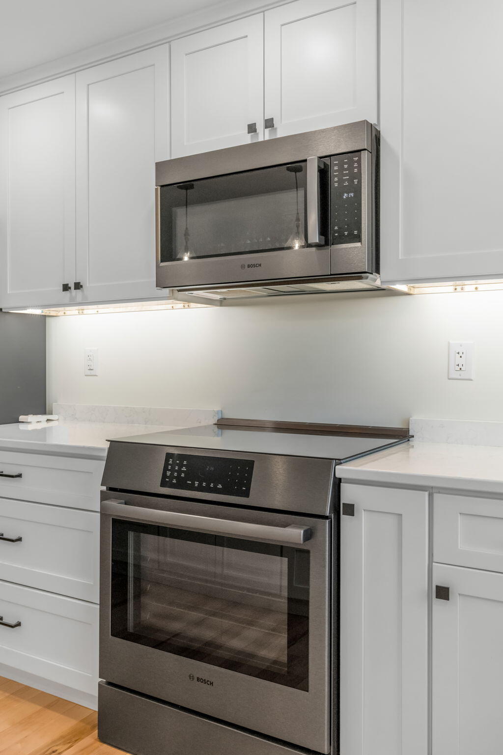 100 Easy Street Property Photo 11