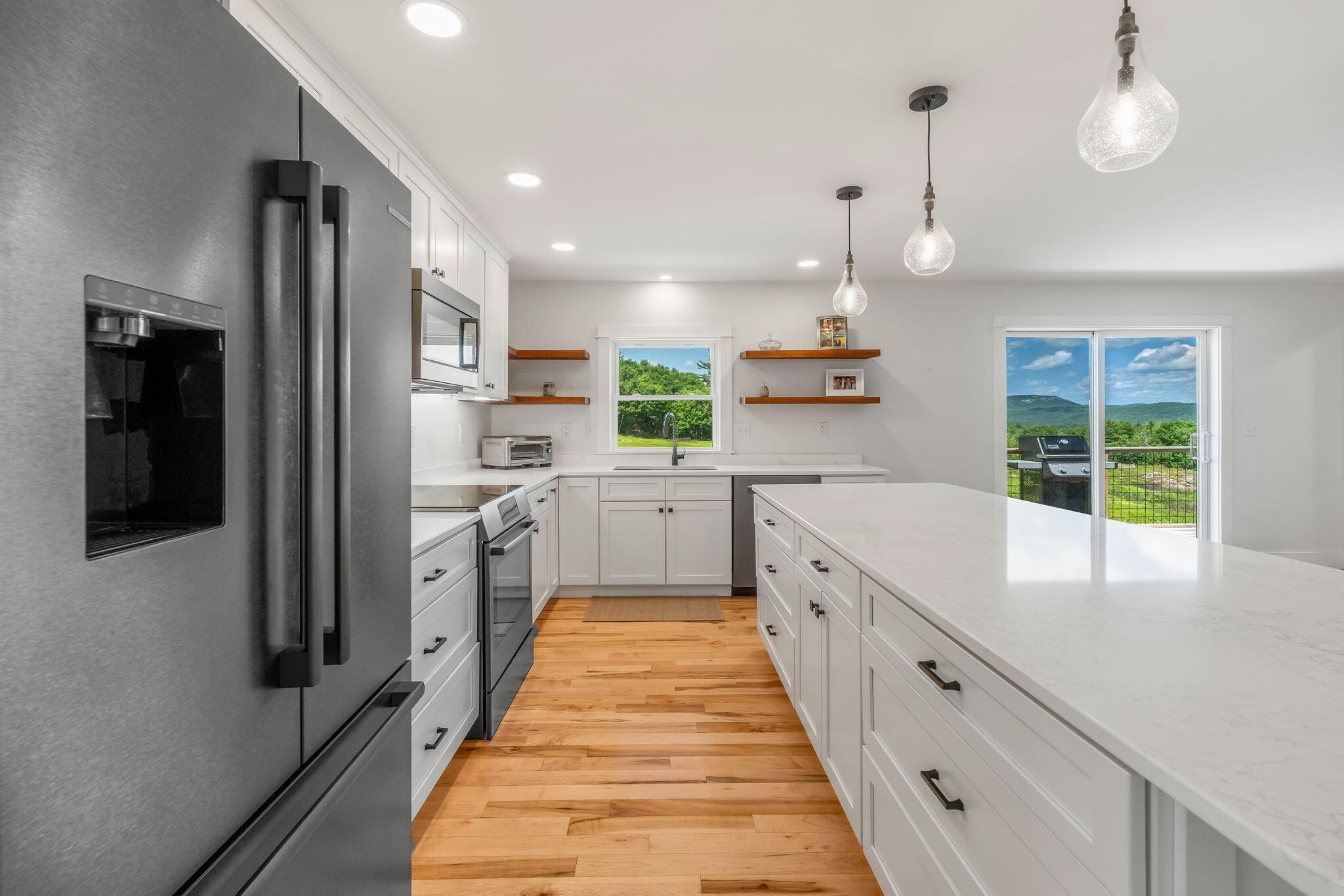 100 Easy Street Property Photo 14