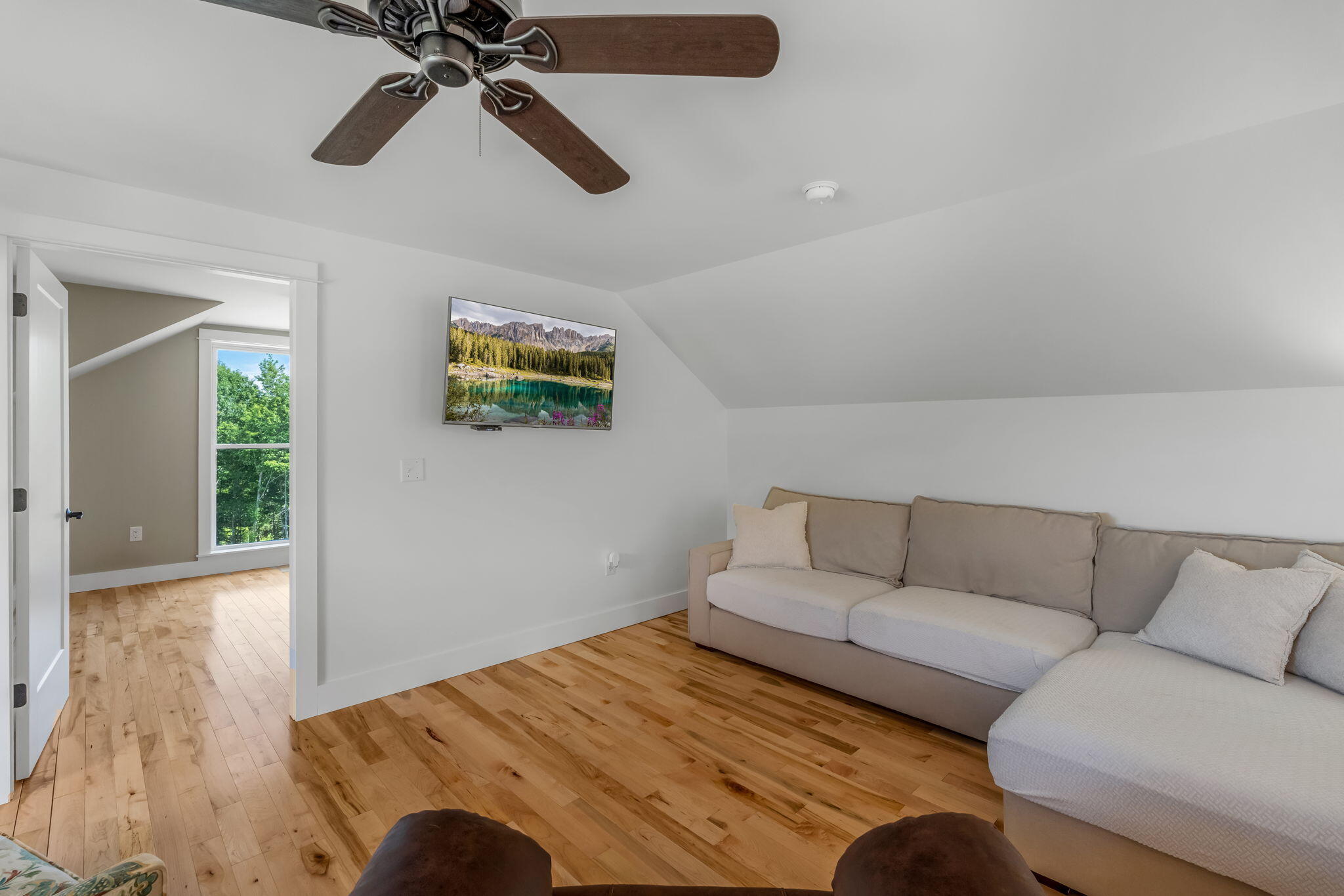 100 Easy Street Property Photo 16