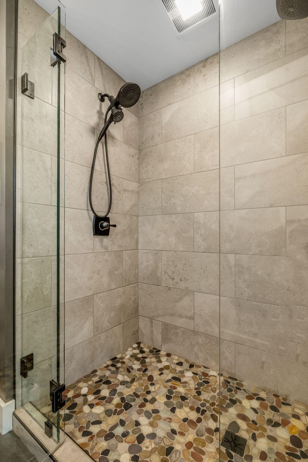 100 Easy Street Property Photo 20