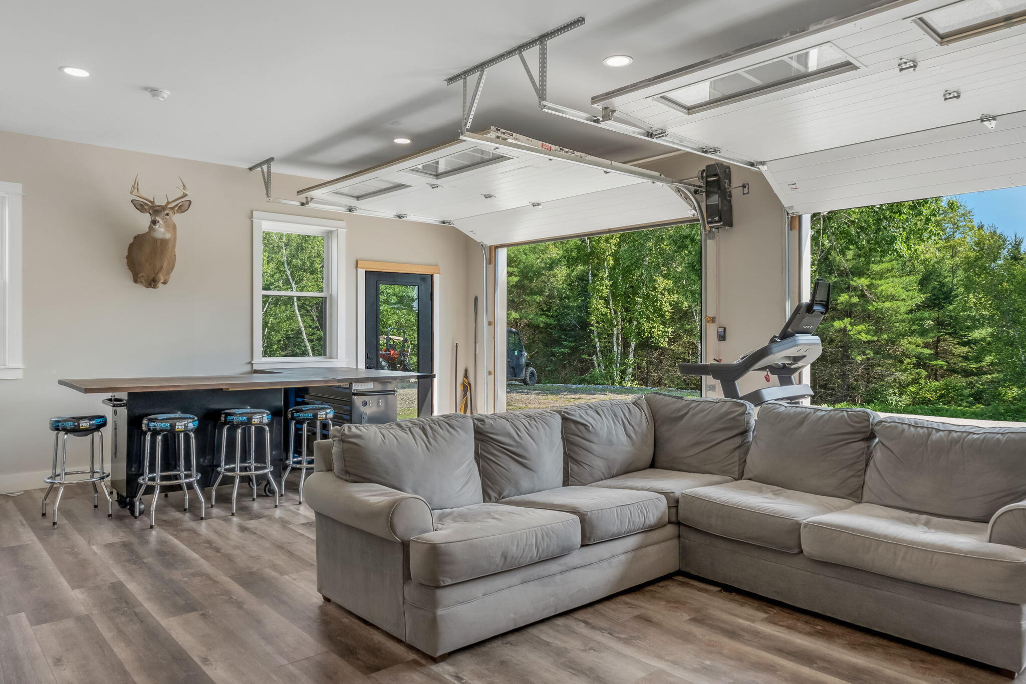 100 Easy Street Property Photo 32