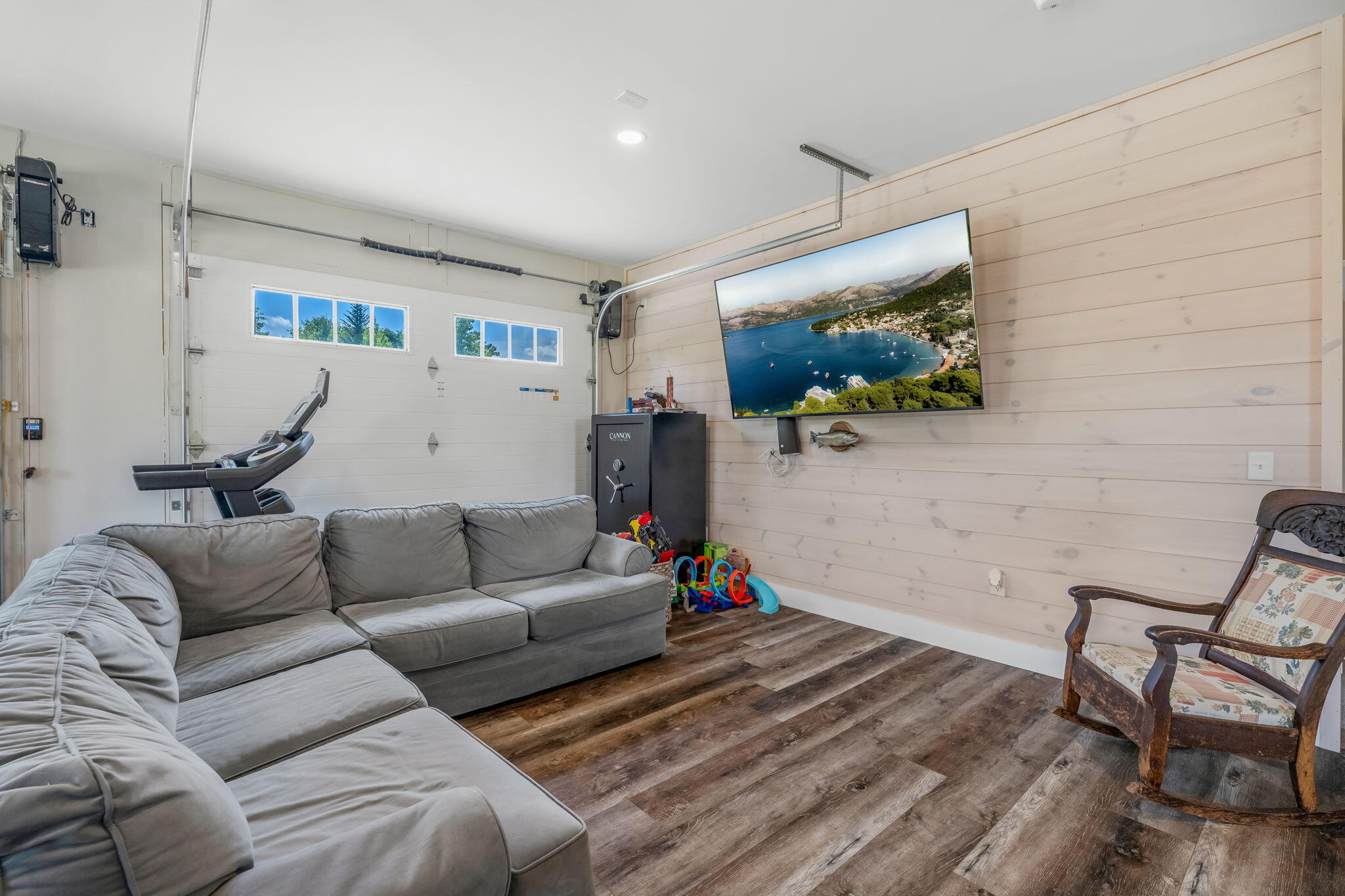 100 Easy Street Property Photo 34