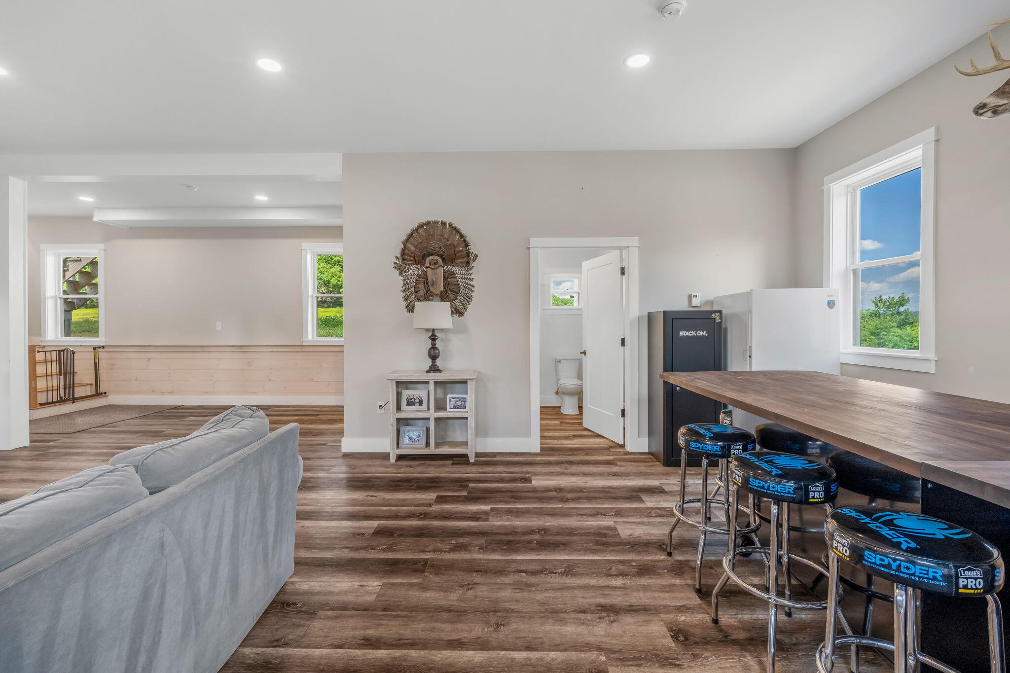 100 Easy Street Property Photo 35