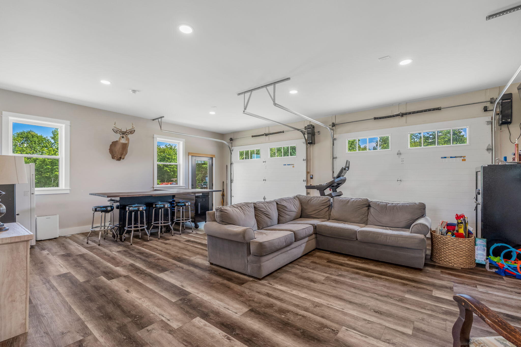 100 Easy Street Property Photo 36