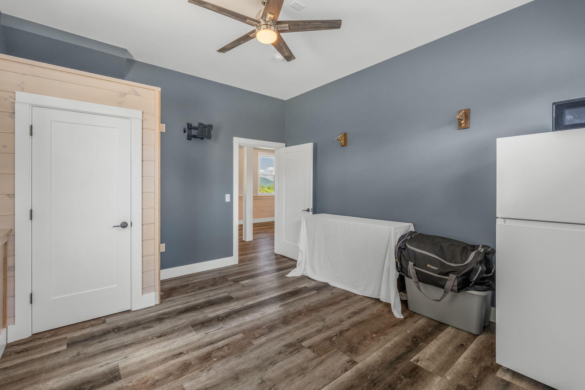 100 Easy Street Property Photo 40