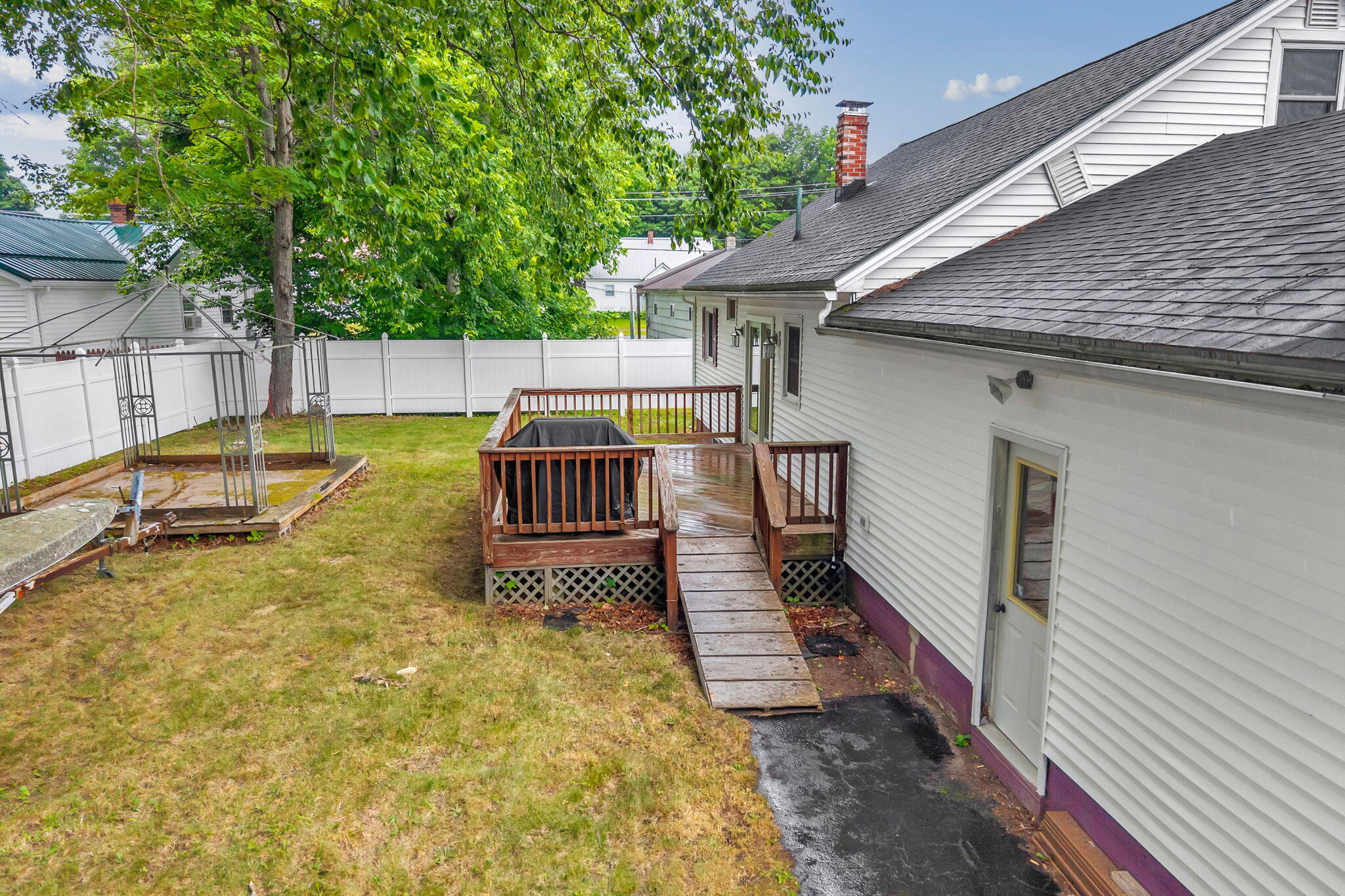 18 Grove Street Property Photo 14