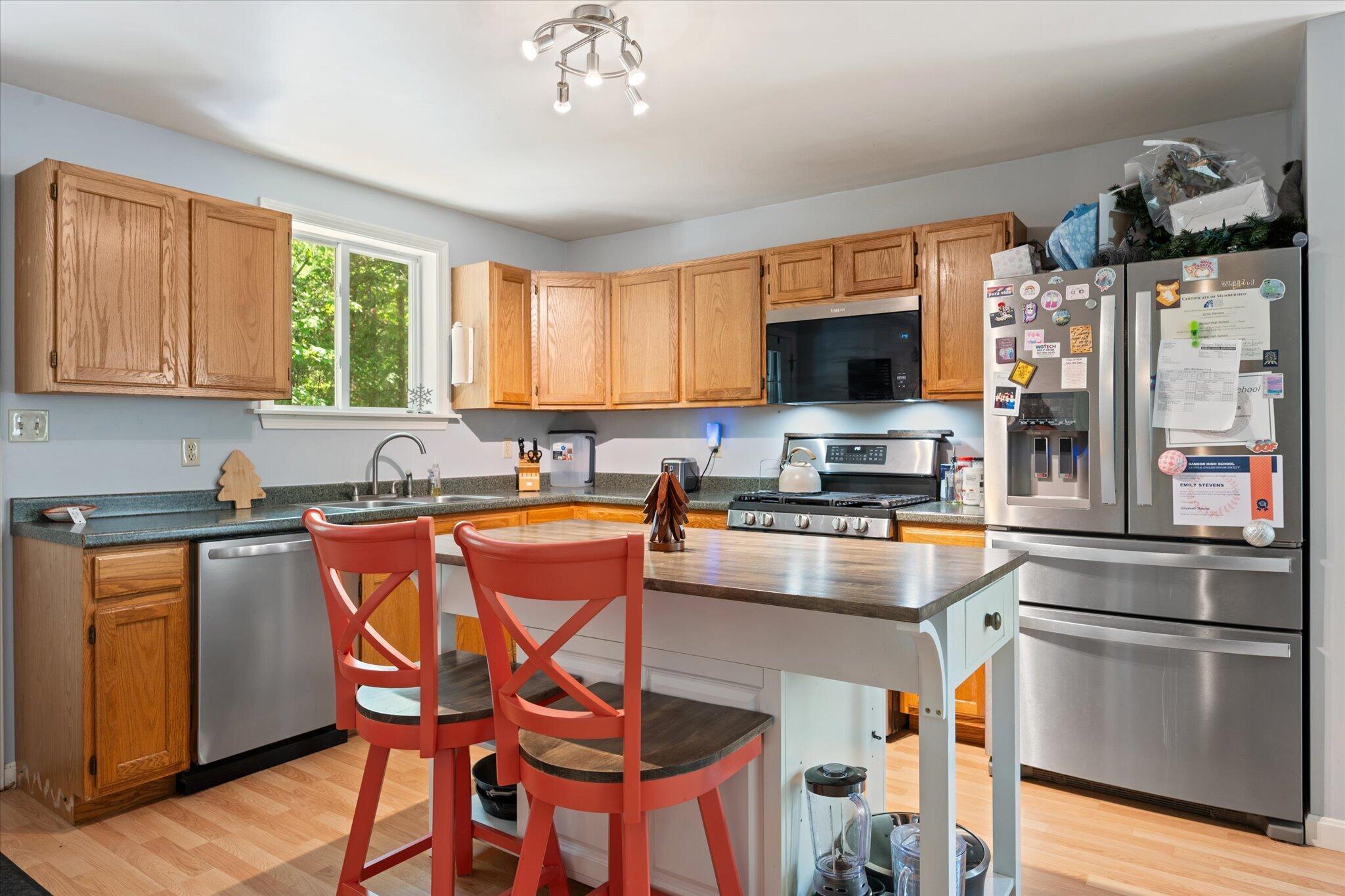 12 Seekins Way Property Photo 6