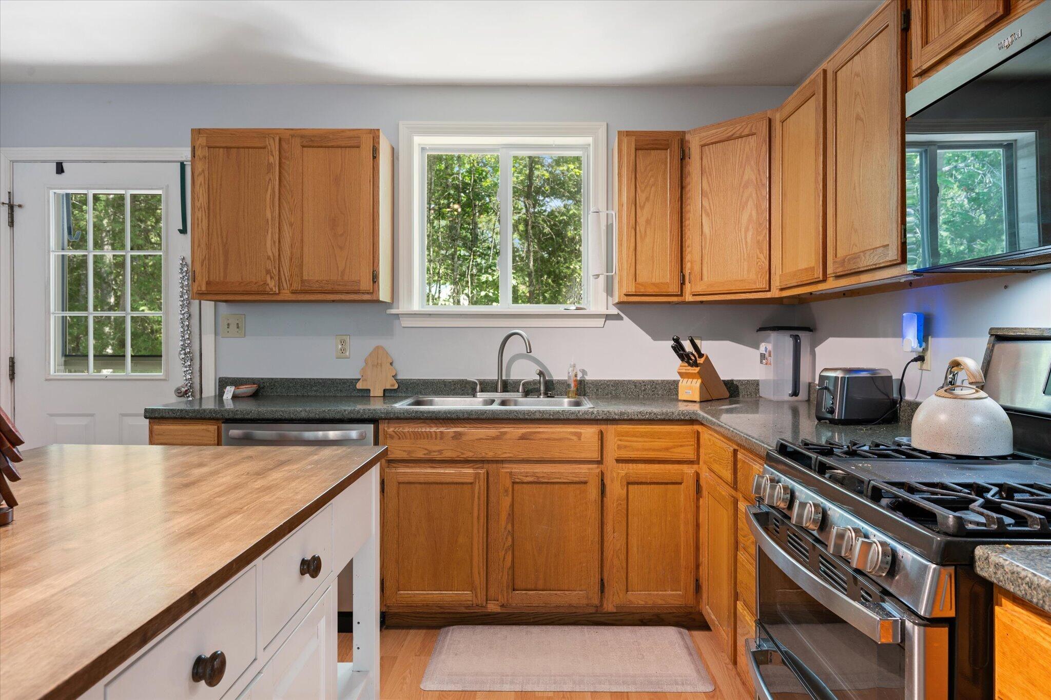 12 Seekins Way Property Photo 7