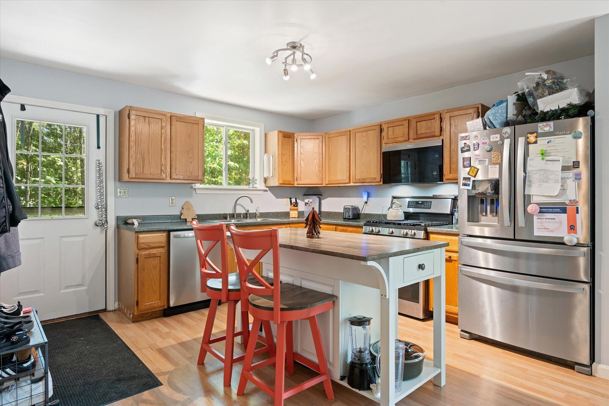 12 Seekins Way Property Photo 8