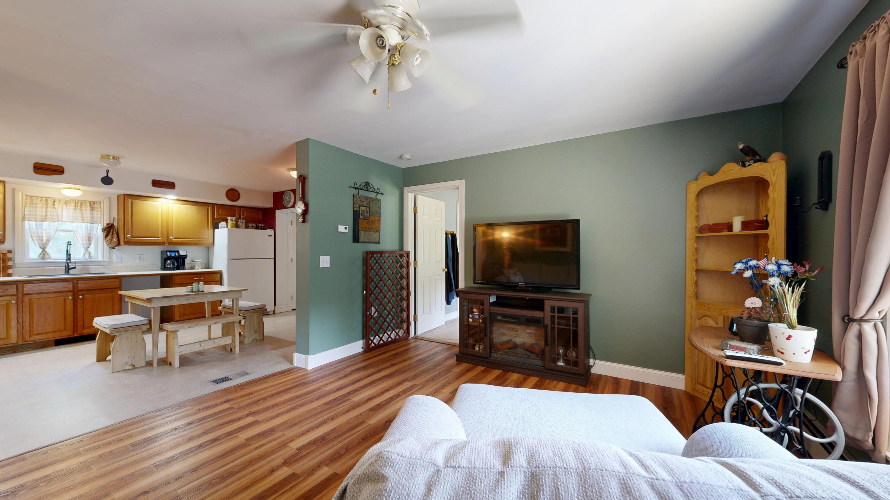93 Hall Lane Property Photo 4
