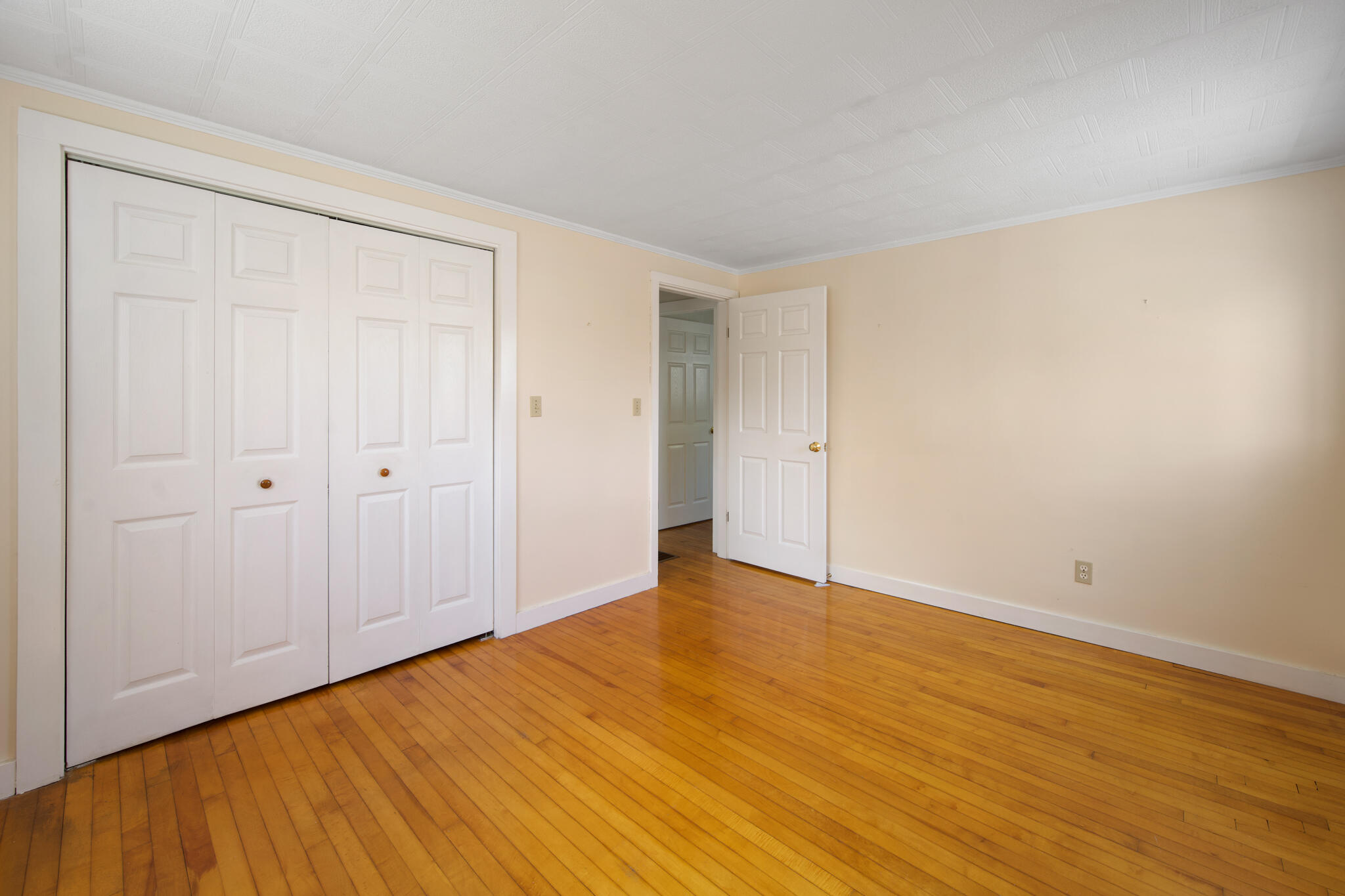 39 Front Street Property Photo 27