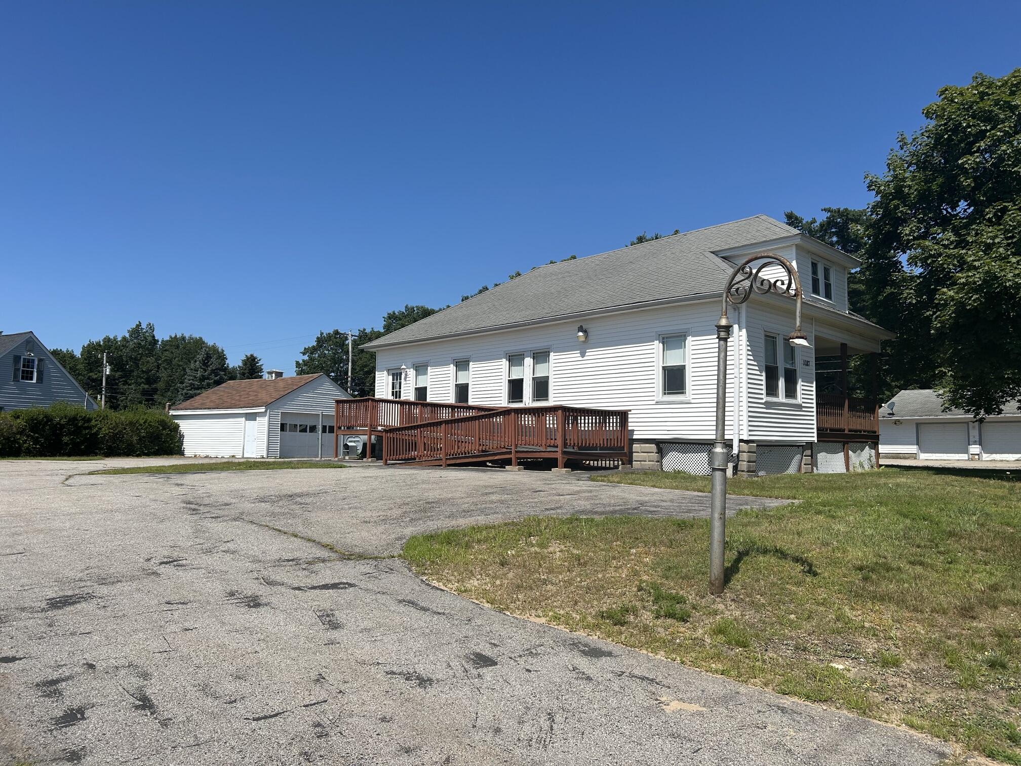 1087 Main Street Property Photo 2