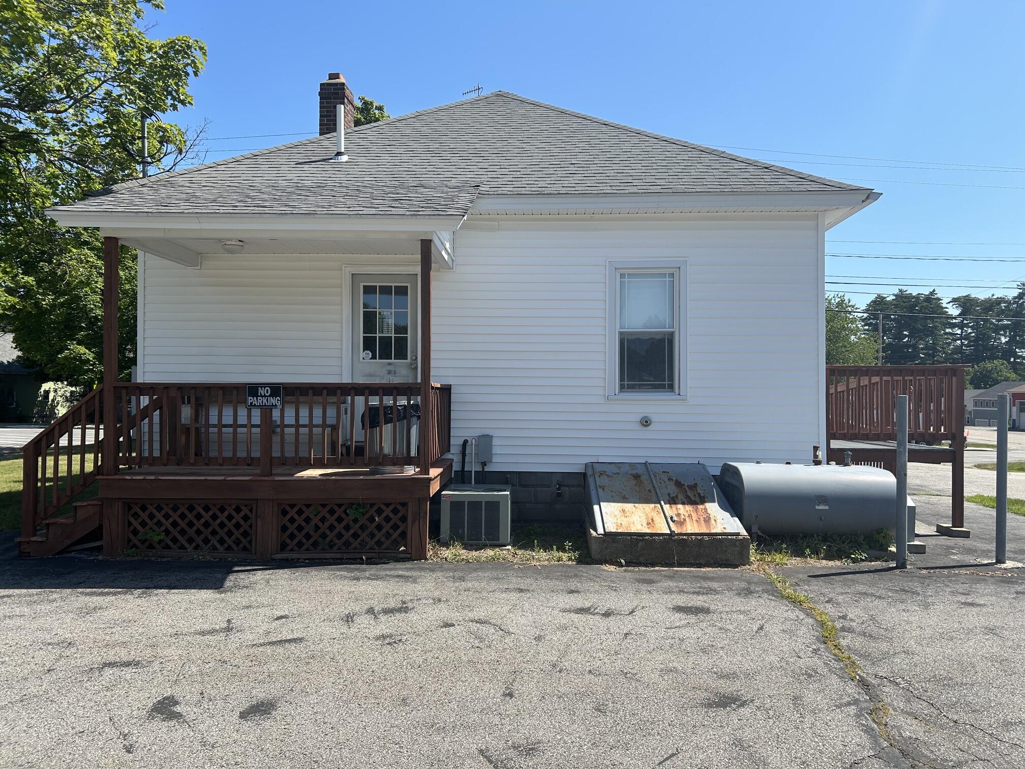 1087 Main Street Property Photo 5