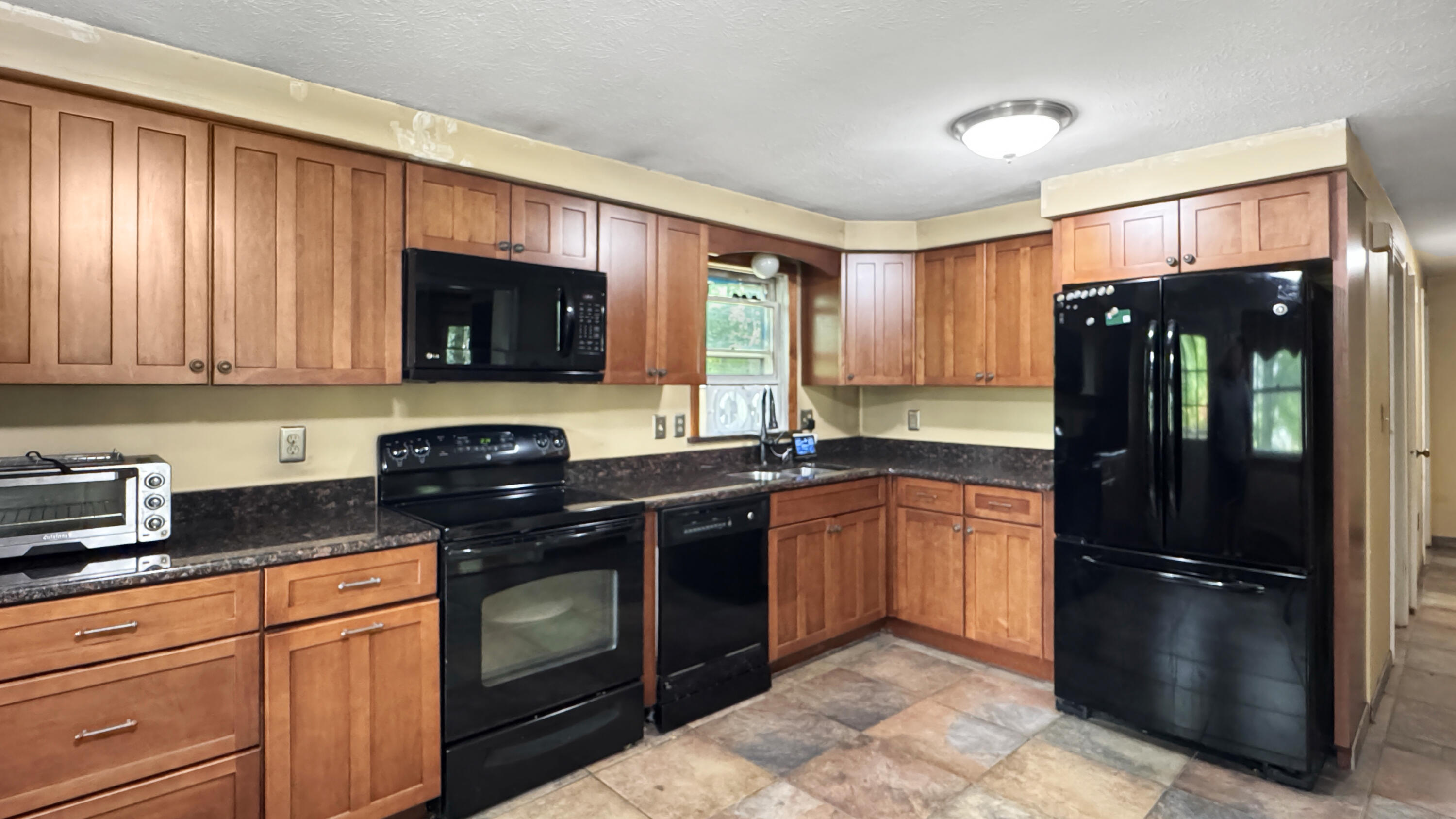 16 Pierce Avenue Property Photo 2