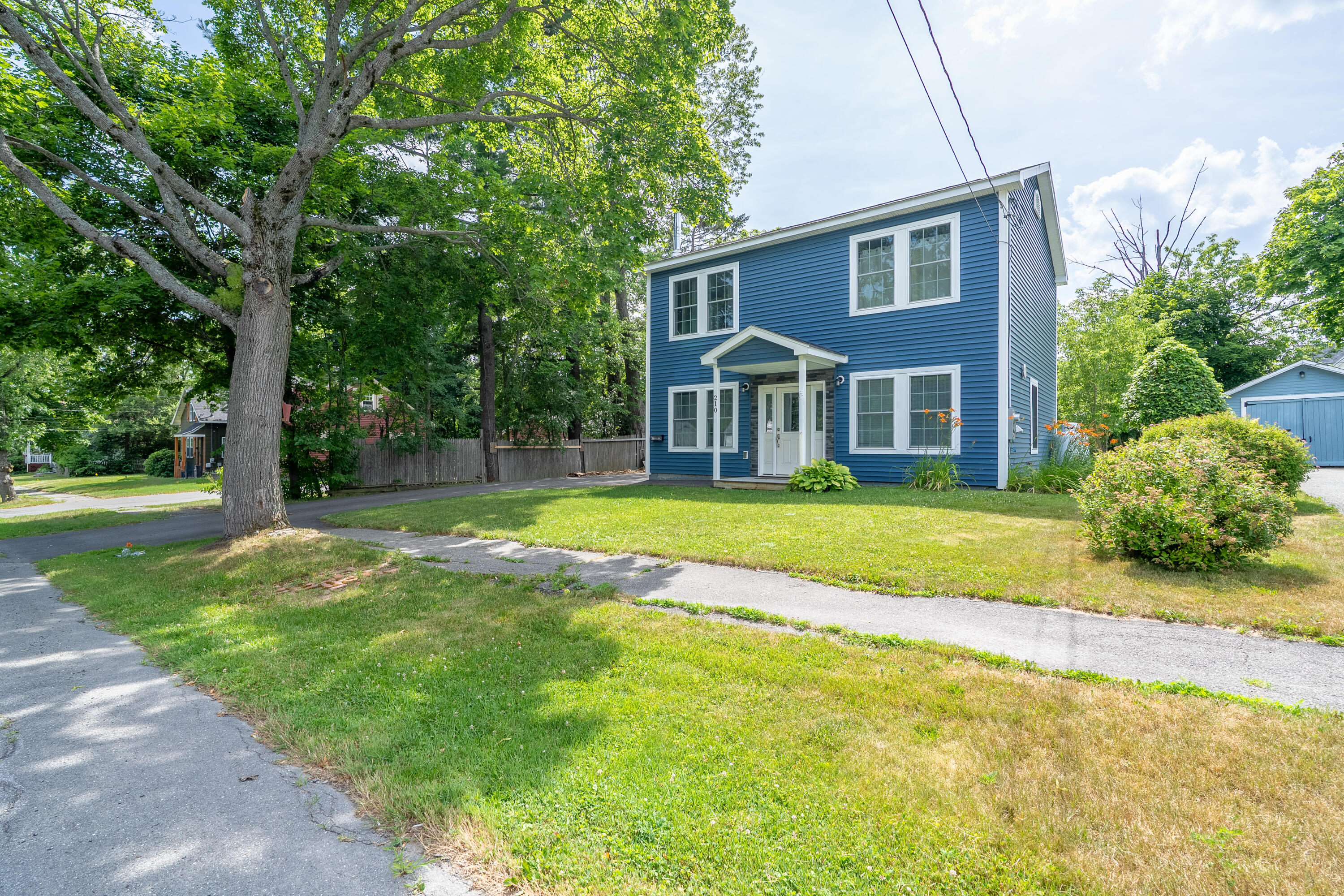 210 Fern Street Property Photo 2