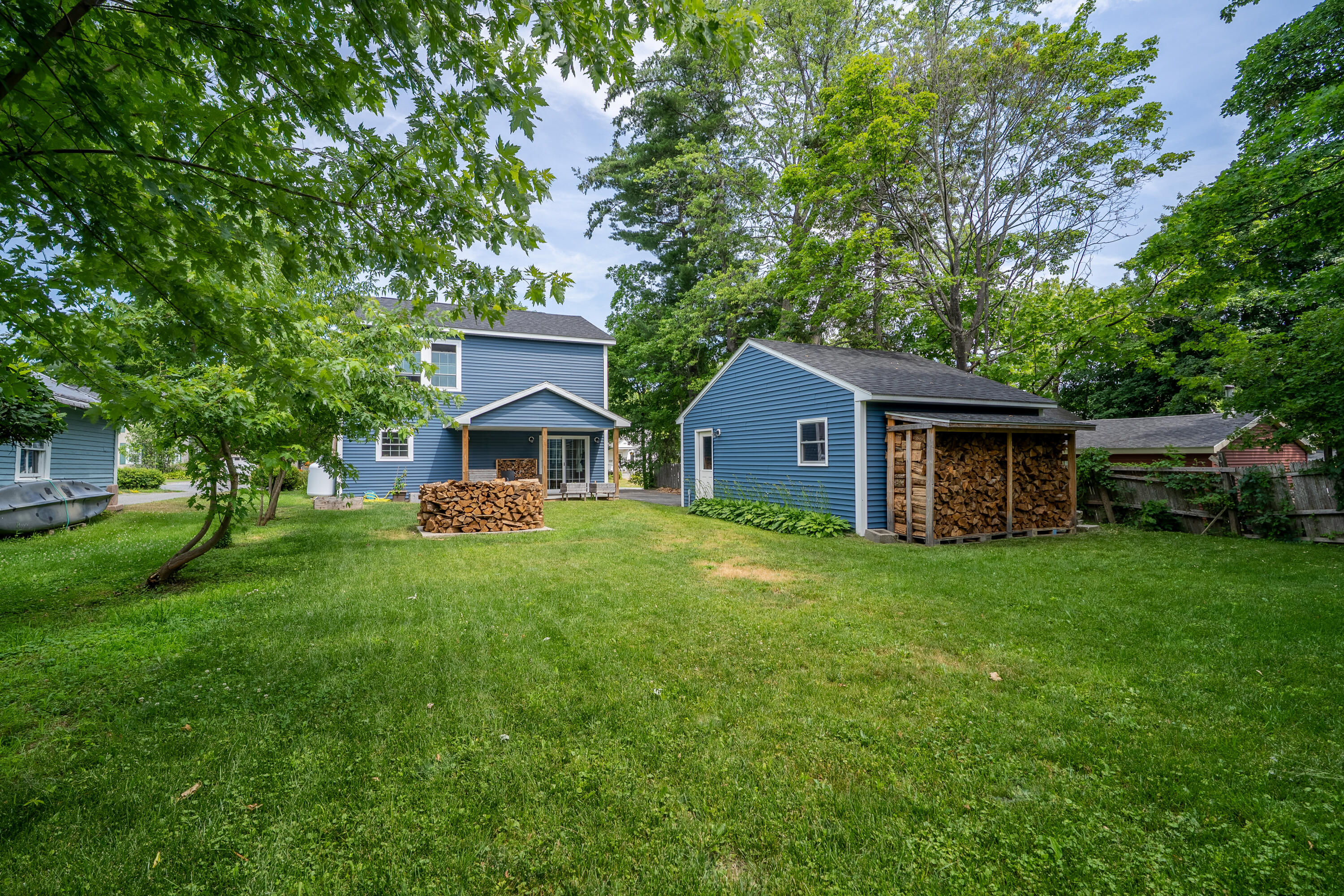 210 Fern Street Property Photo 4