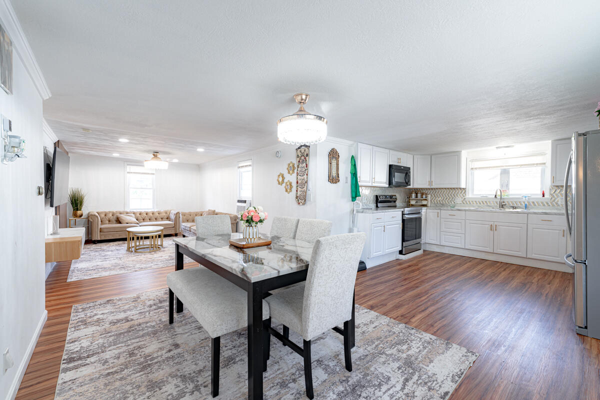 25 Green Street Property Photo 8