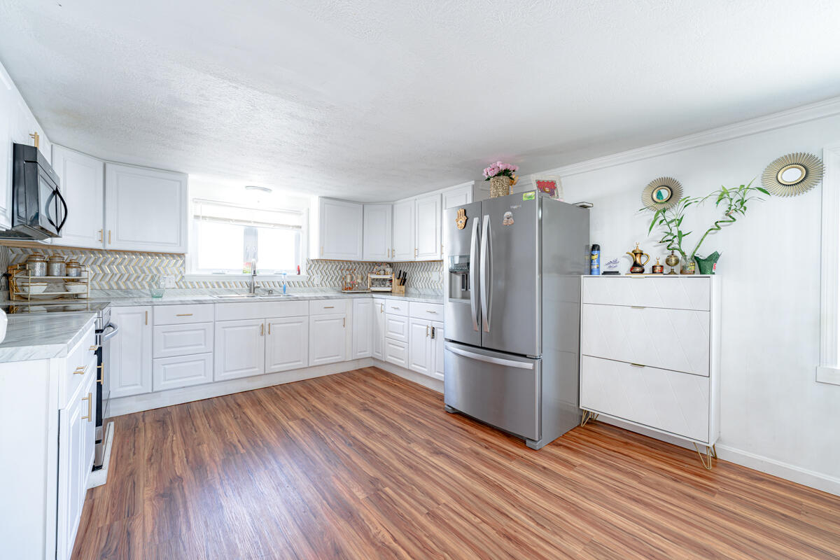 25 Green Street Property Photo 11