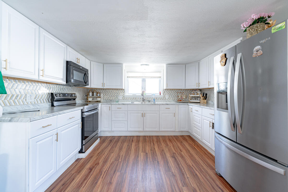 25 Green Street Property Photo 12