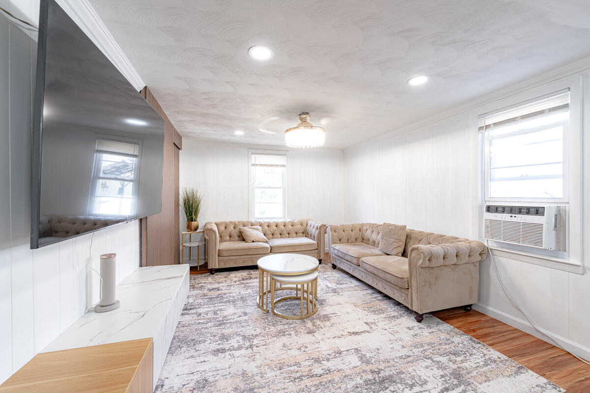 25 Green Street Property Photo 15
