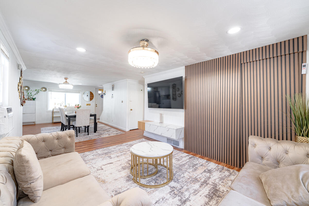 25 Green Street Property Photo 17