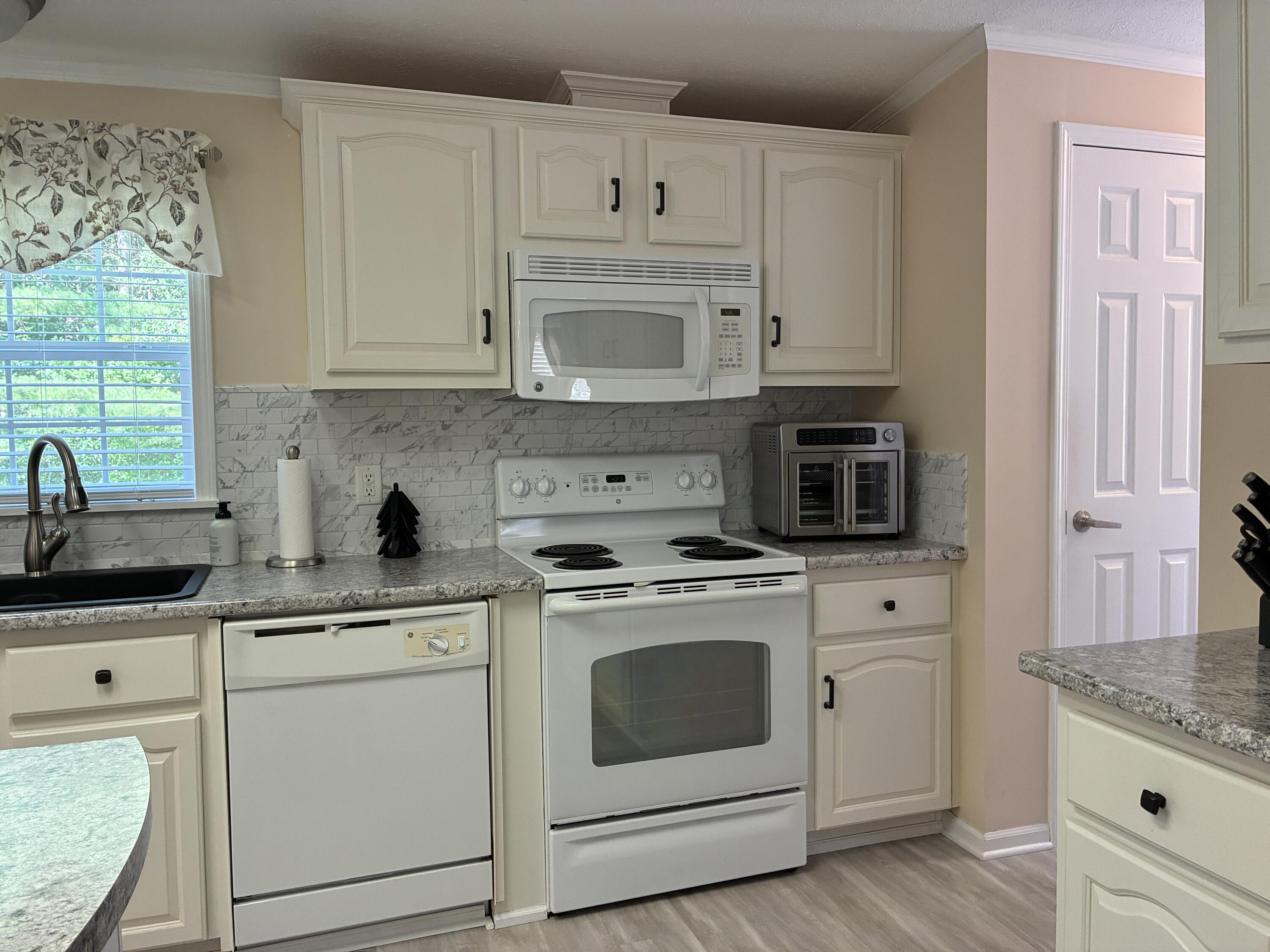 1 Karen Street Property Photo 5