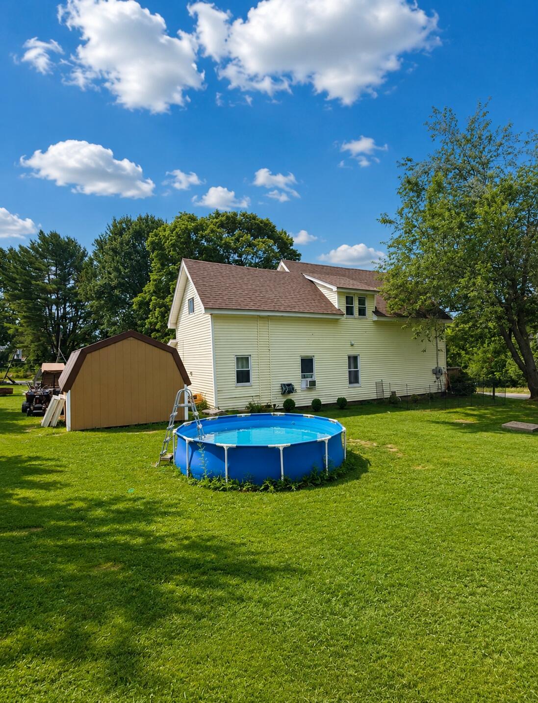 1211 N Main Street Property Photo 4