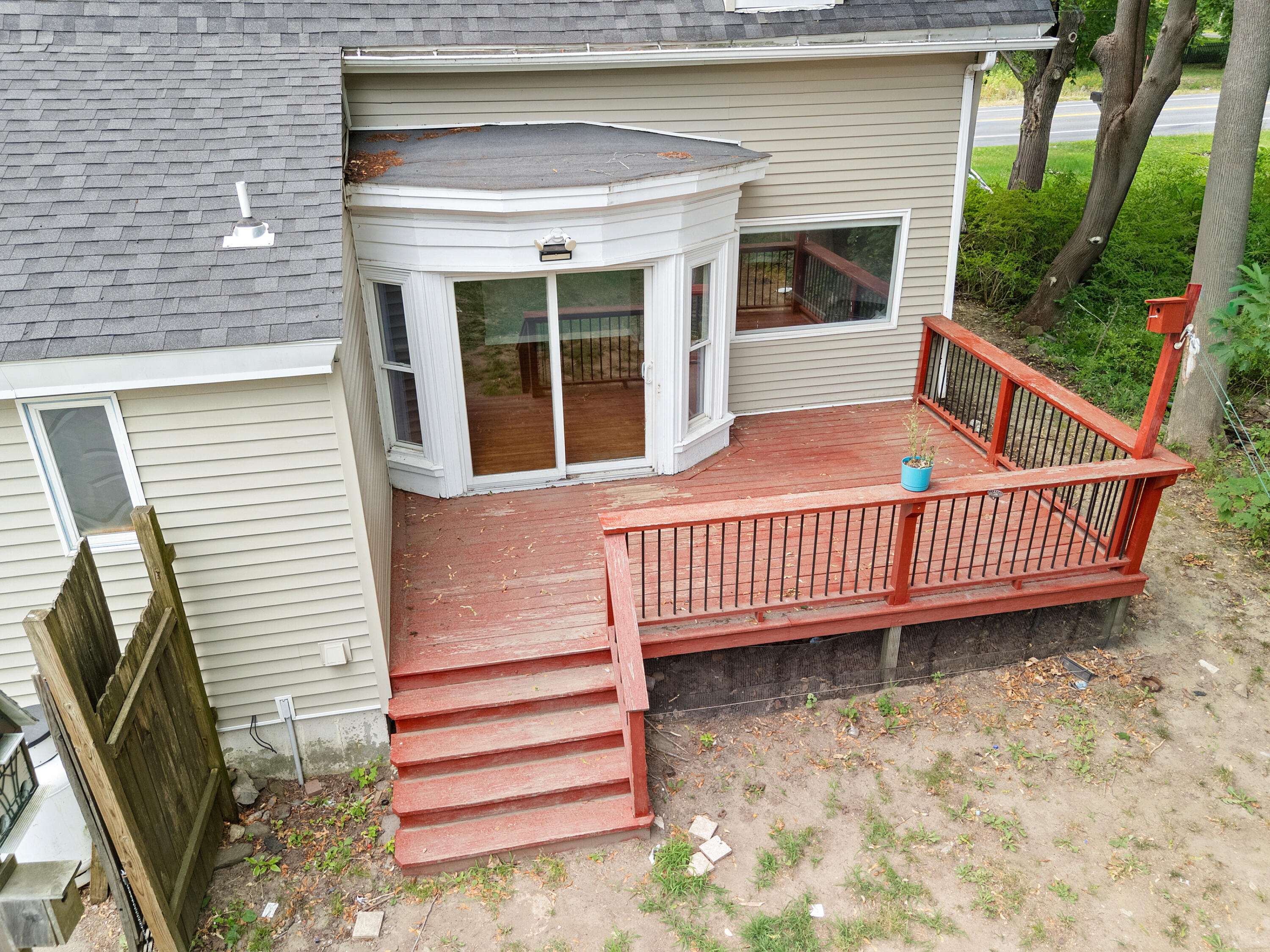 455 Old County Road Property Photo 5
