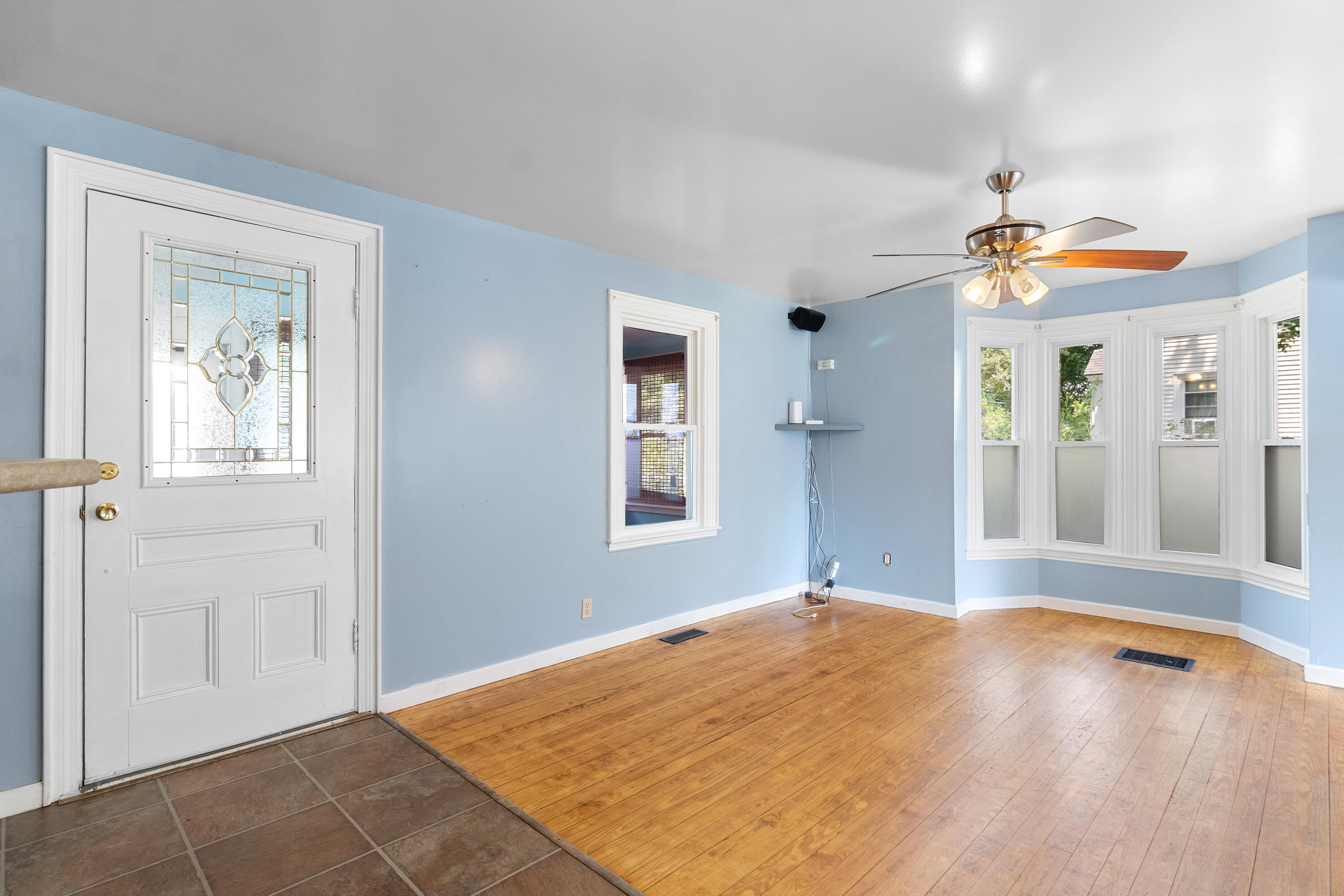 455 Old County Road Property Photo 10