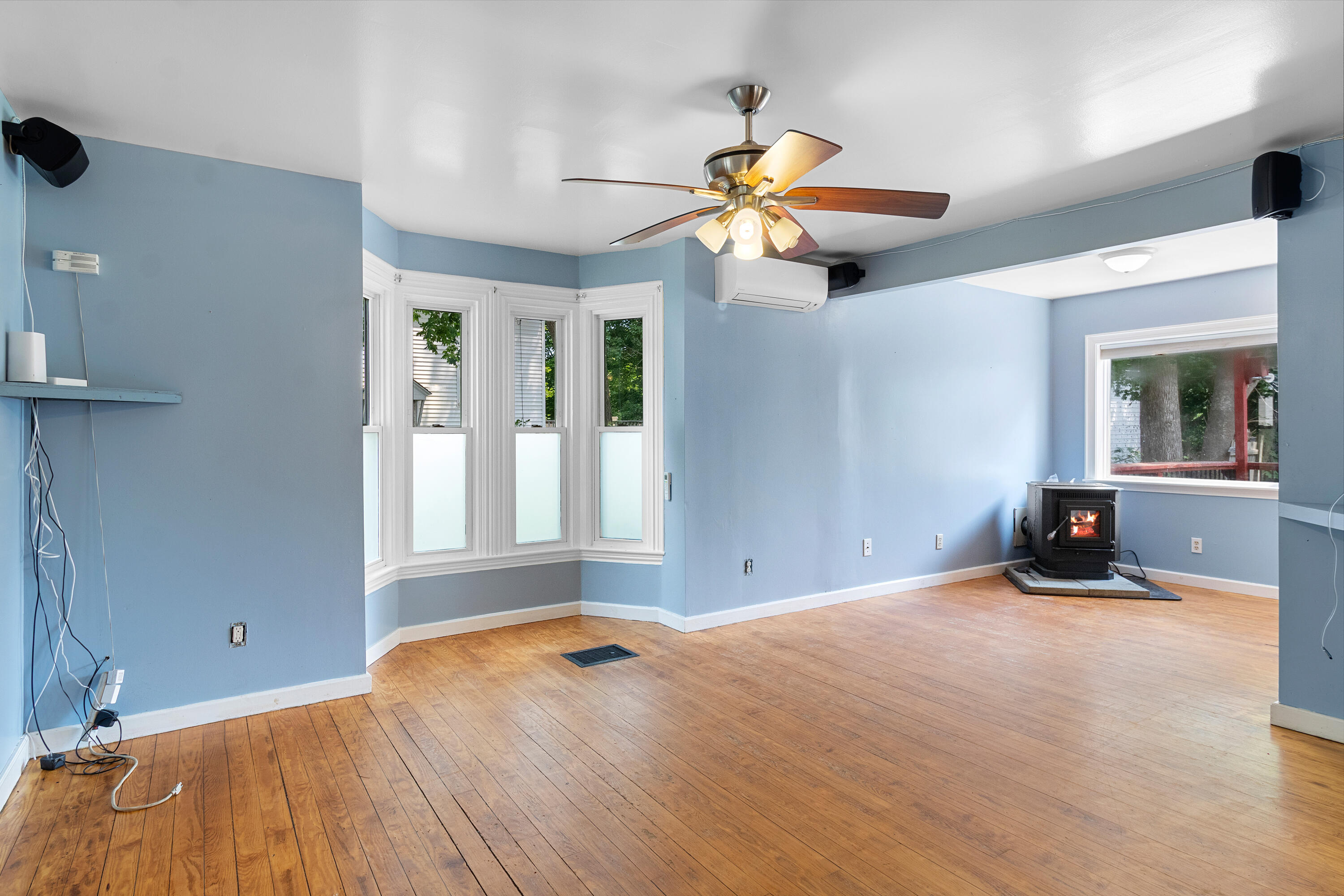 455 Old County Road Property Photo 13