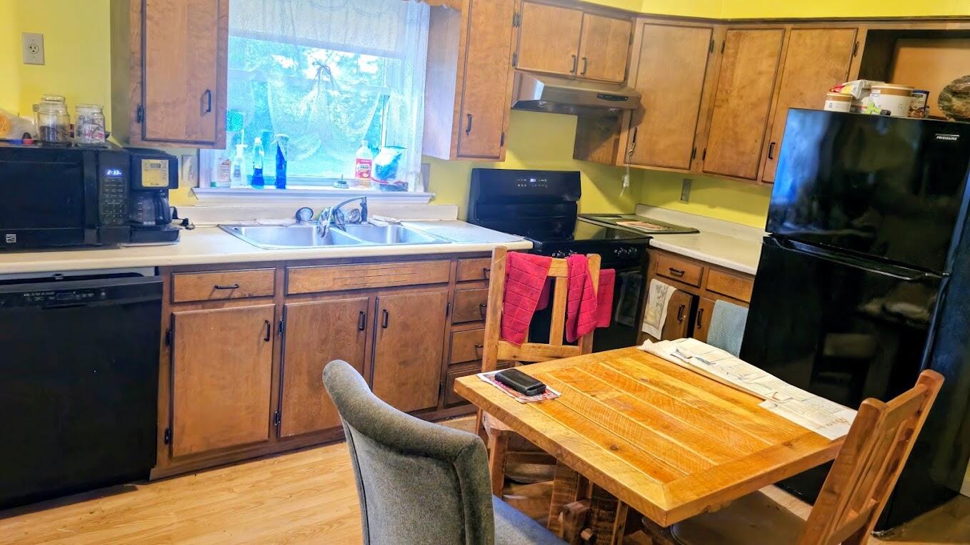 14 New York Street Property Photo 3