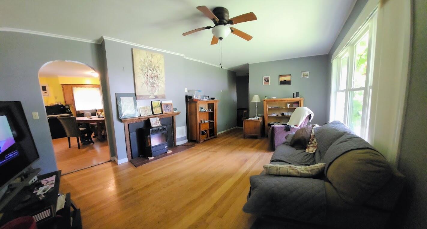 14 New York Street Property Photo 7