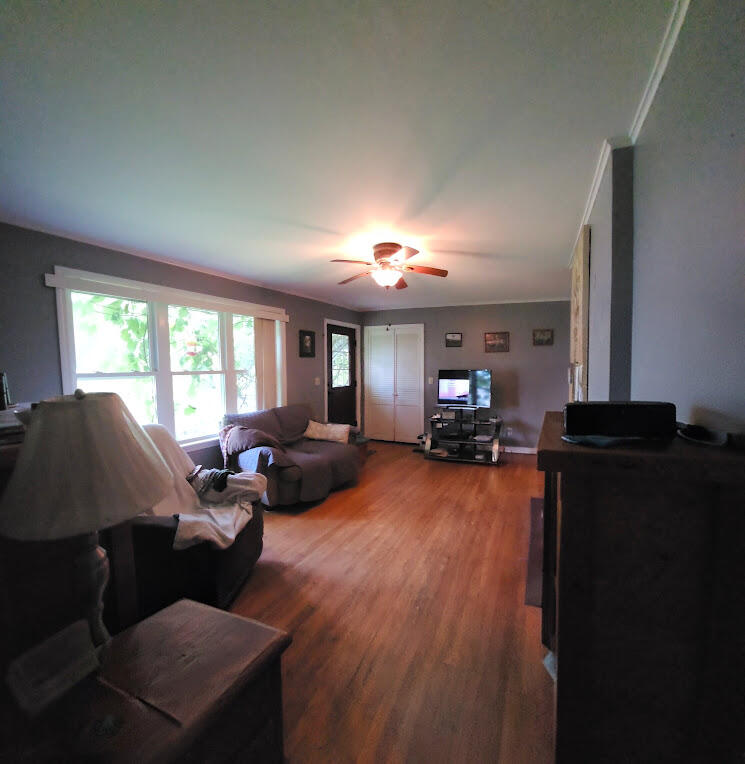 14 New York Street Property Photo 9