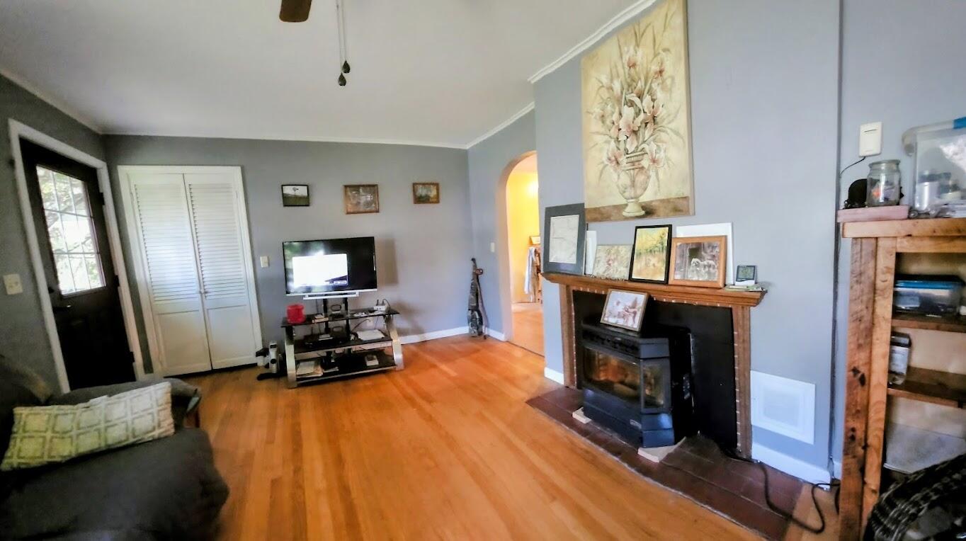 14 New York Street Property Photo 10
