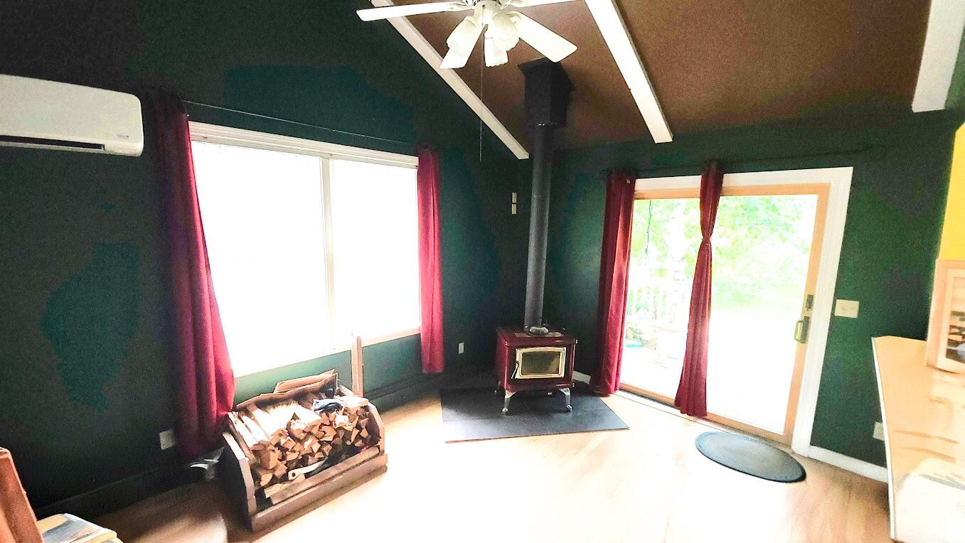14 New York Street Property Photo 11