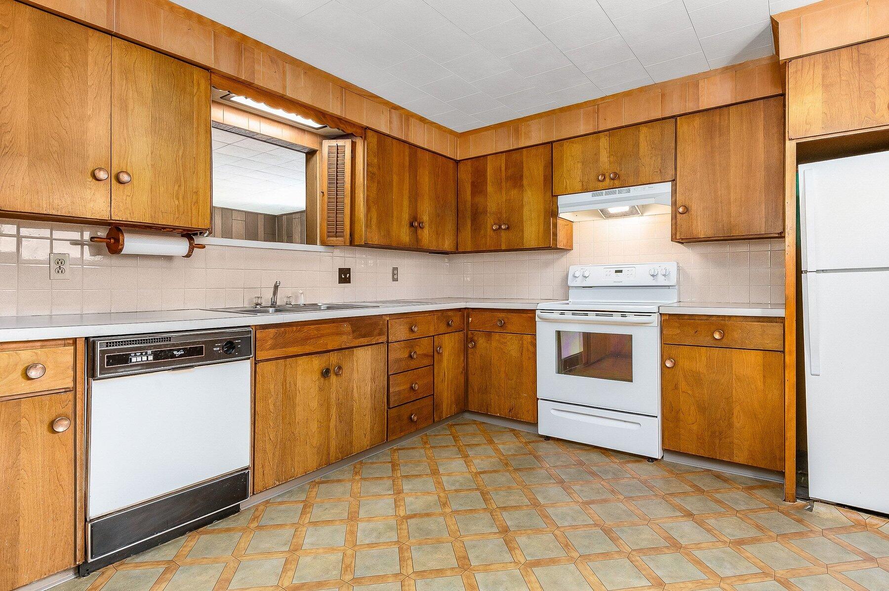 63 North Avenue Property Photo 6