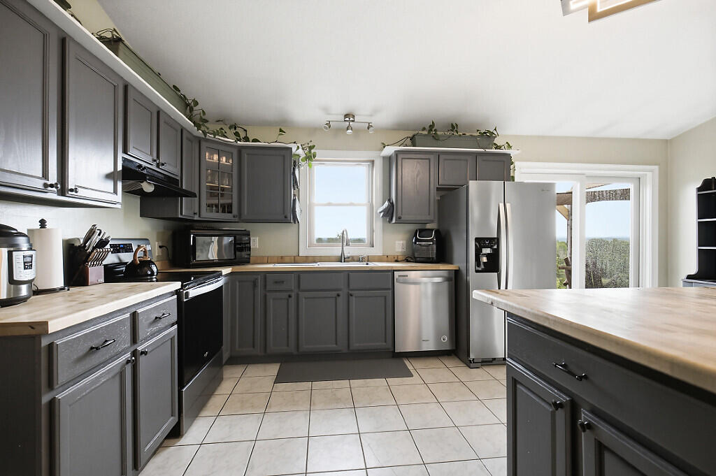 191 White Road Property Photo 6