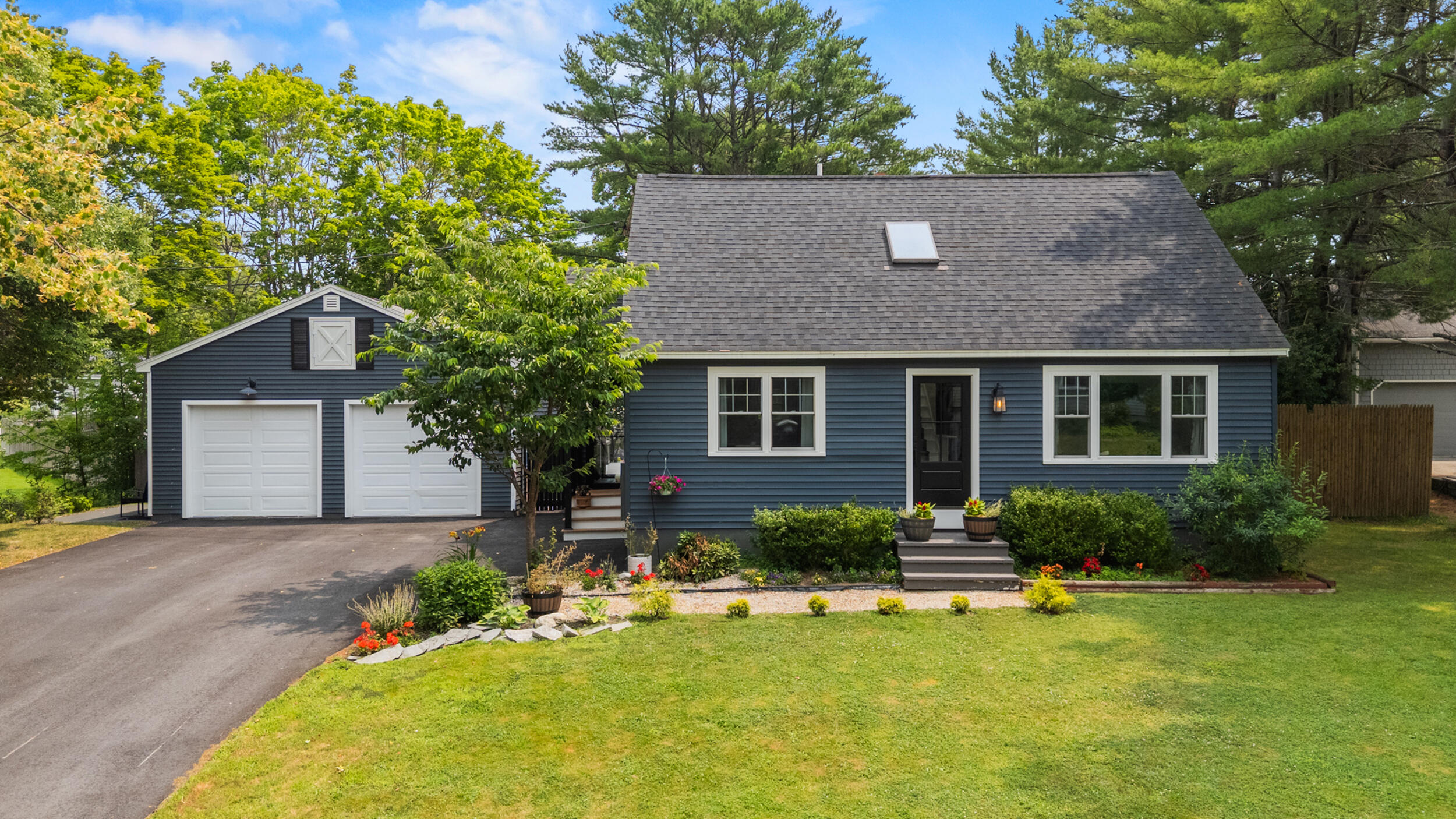 4 Ellen Circle Property Photo 1