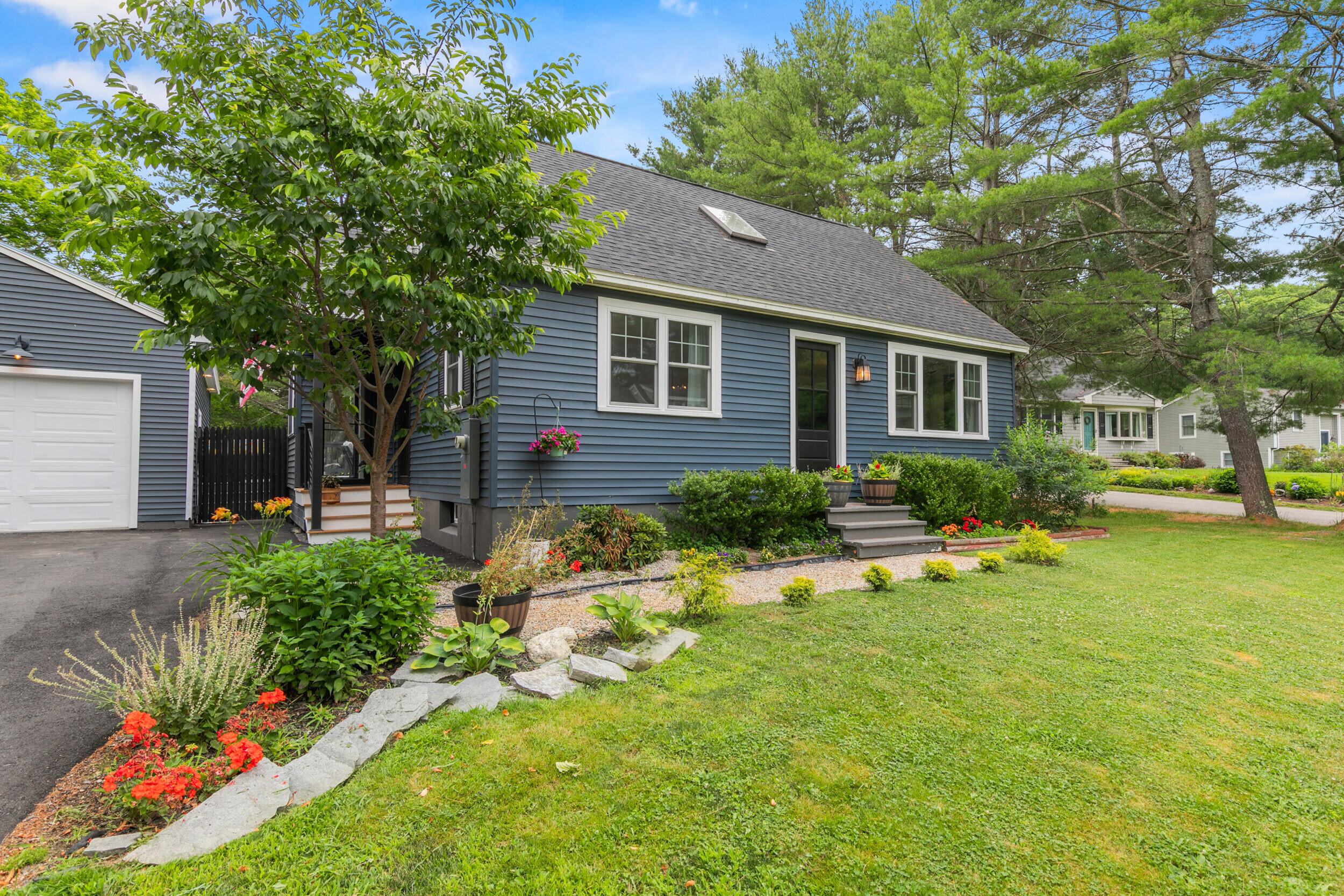 4 Ellen Circle Property Photo 2