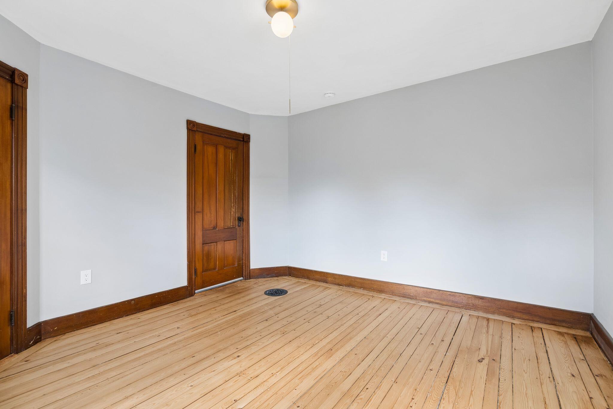 533 High Street Property Photo 36