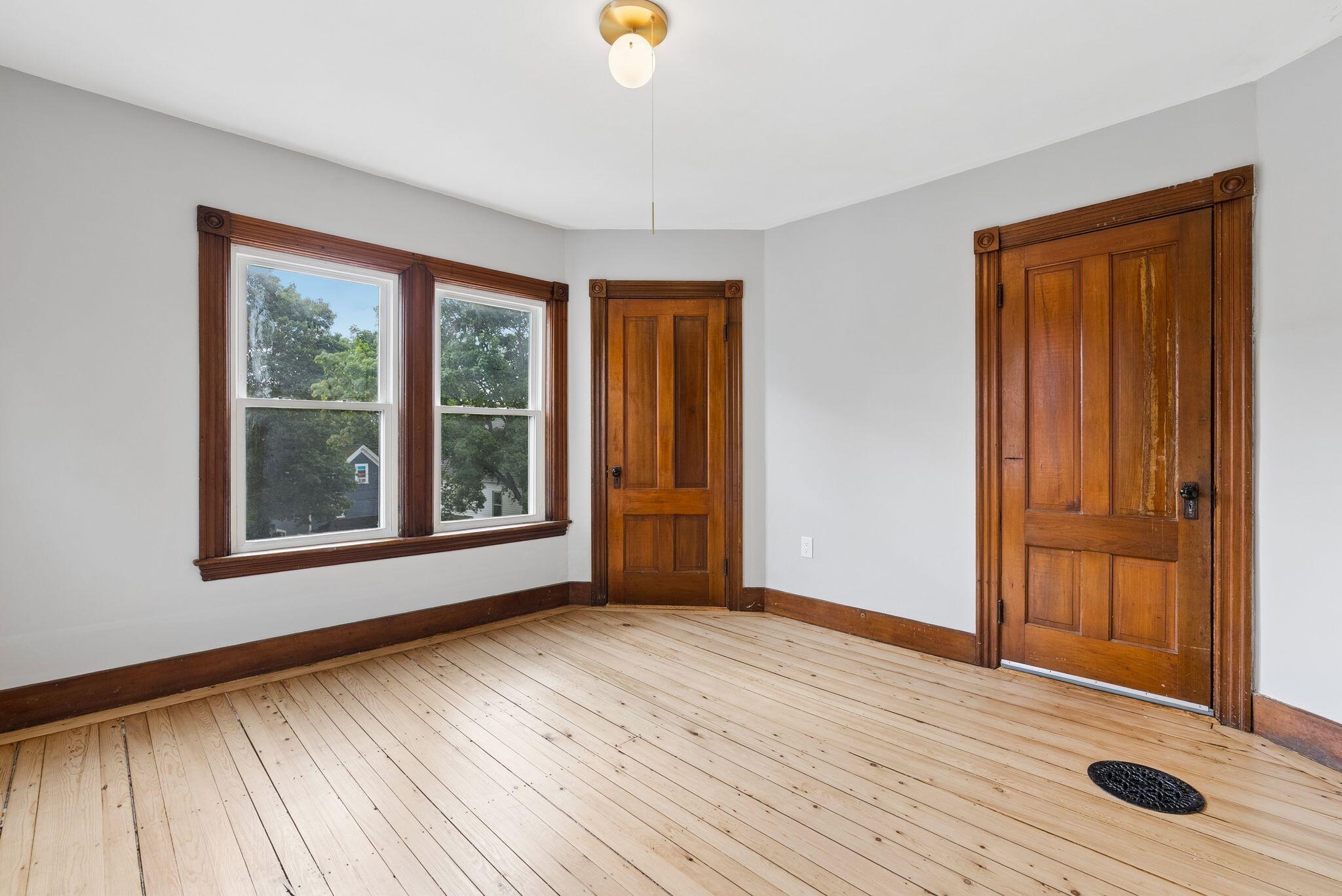 533 High Street Property Photo 37