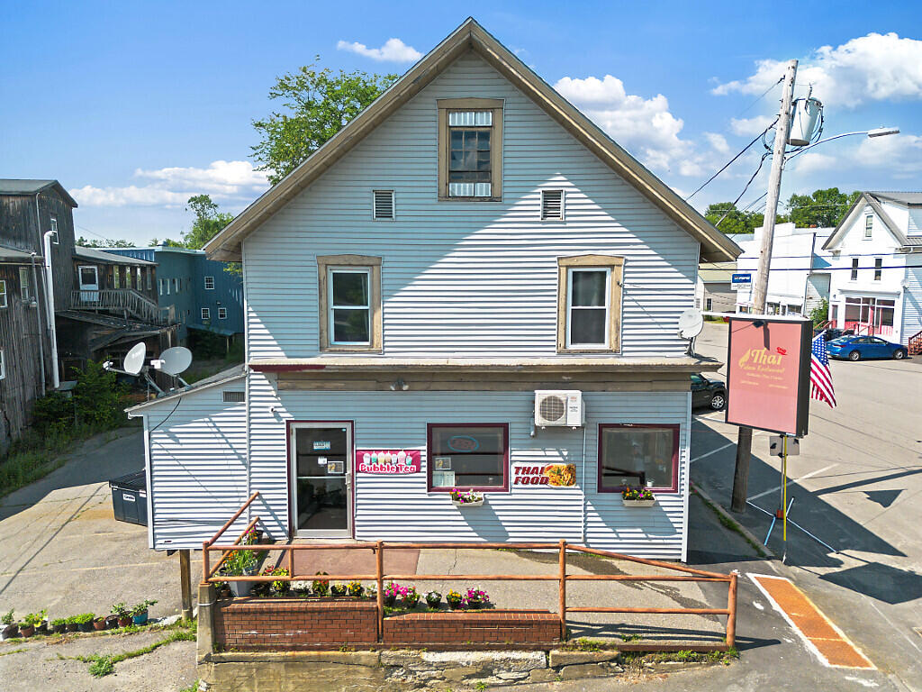 8 Commercial Street Property Photo 1
