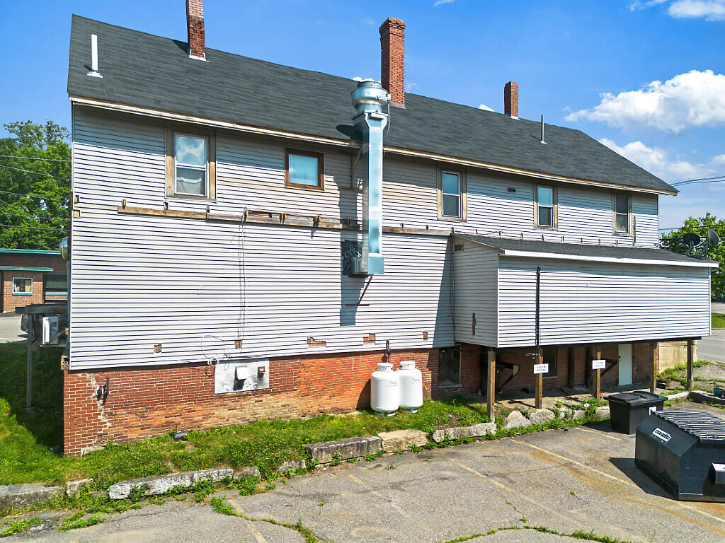 8 Commercial Street Property Photo 4