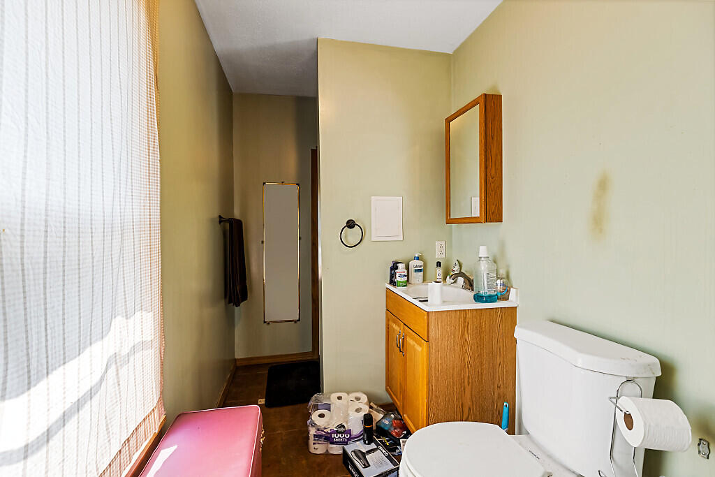 8 Commercial Street Property Photo 26
