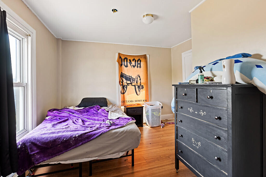 8 Commercial Street Property Photo 33